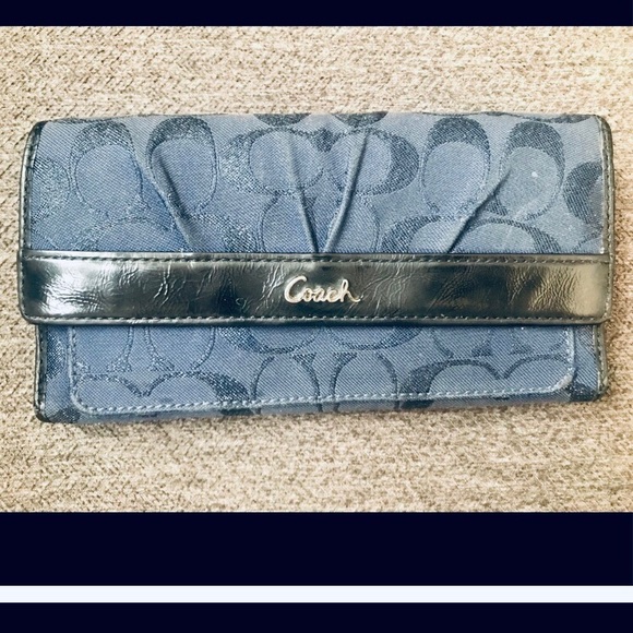 Coach wallet - Picture 1 of 3